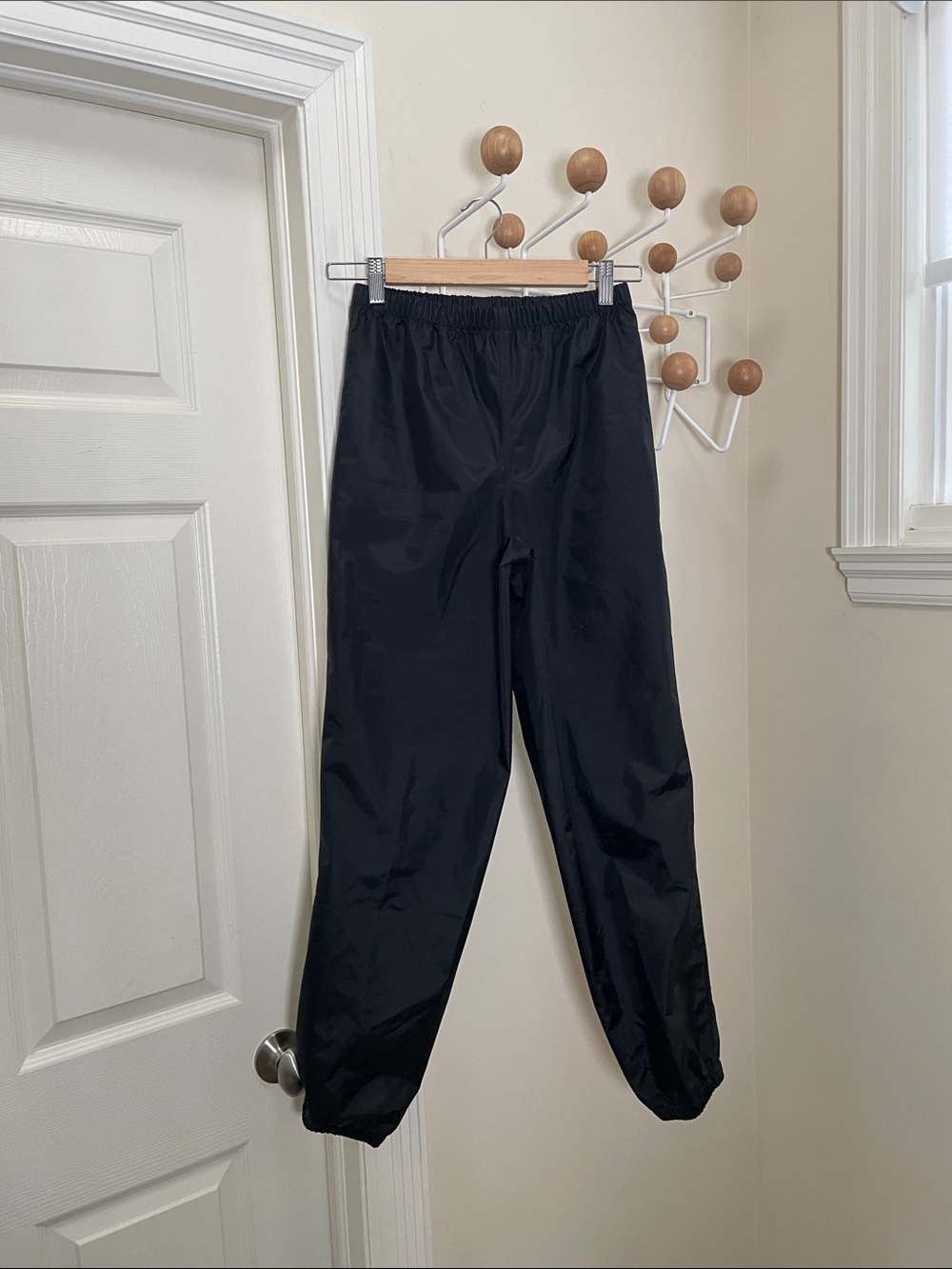 MEC - NWT Herirain Outdoor Hiking Pants - Black - Youth 14